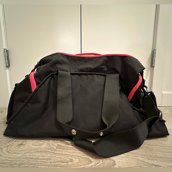 Adidas Fearless Black Pink Duffle Bag - Picture 2 of 7